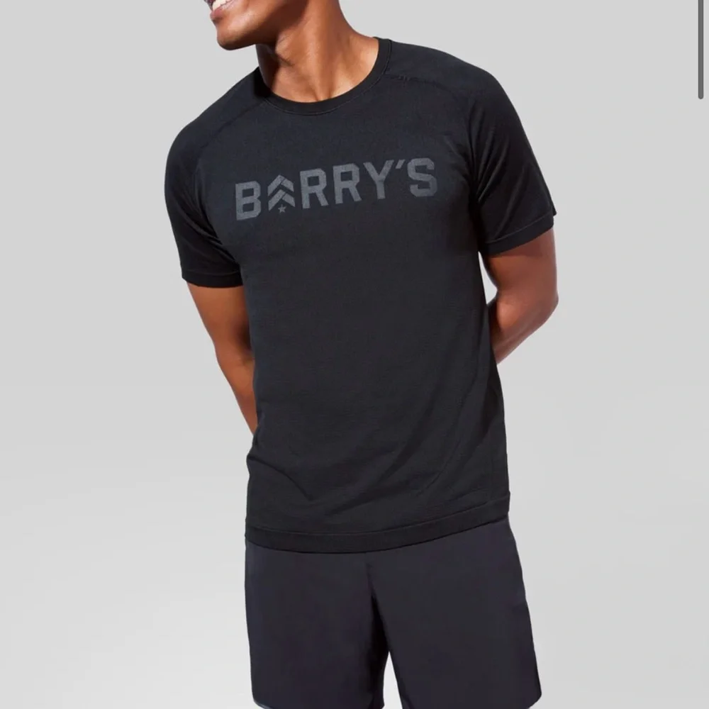 Men’s Large, Lululemon Black Metal Vent Tee MSRP $78 - Picture 2 of 7